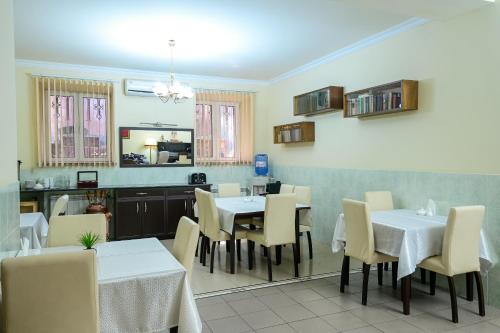 Restaurace v ubytování Mia Casa Hotel Yerevan