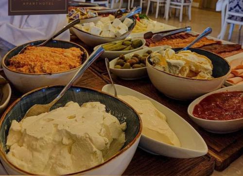Makanan di atau berdekatan apartmen