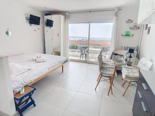 Lovely, modern studio with sea view 117