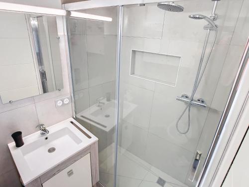 Lovely, modern studio with sea view 117