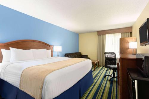 Gallery image of Days Inn by Wyndham Fargo - West Acres in Fargo