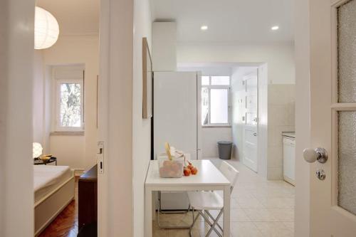 Family Tailor Made Flat in Areeiro