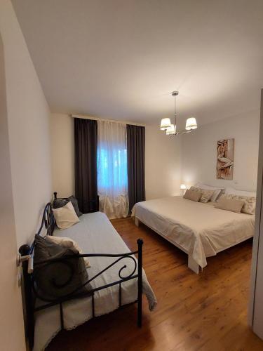 Relaxing and cozy apartments with pool Sara&Nino