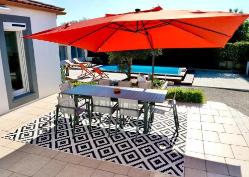 Photo de la galerie de l'établissement La Vi A Bel : Villa 4* aux inspirations méditerranéennes, à Cournonterral