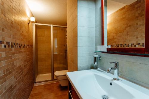 Un baño de Hotel Mikulášska Chata