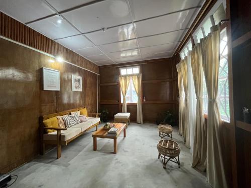 Ένα ή περισσότερα κρεβάτια σε δωμάτιο στο KLhomestay