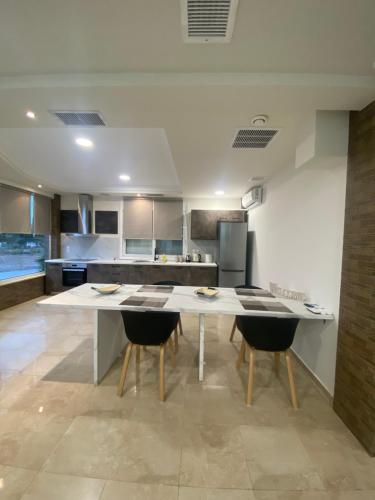 Dapur atau dapur kecil di Sunshine Heaven in Eretria