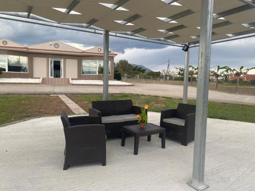 Ruang duduk di Sunshine Heaven in Eretria