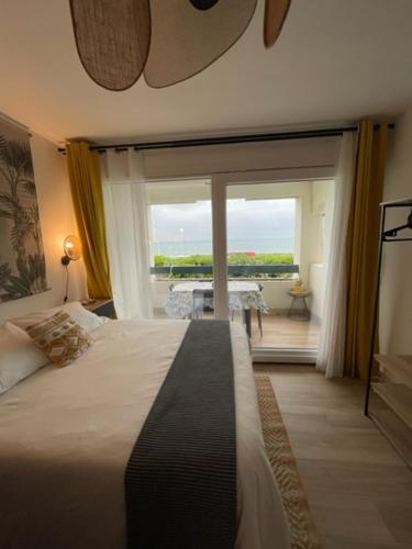 FACE À LA PLAGE Terrasse-Parking-Wifi-Draps et Serviettes