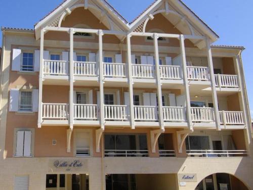 T3 Confortable à Arcachon Centre avec Loggia, Parking et Clim, à 400m de la Plage!