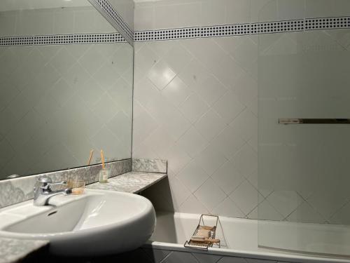 O baie la habitacion luminosa baño compartido pamplona centro