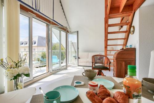 Sous les toits tout près de la mer à Erquy