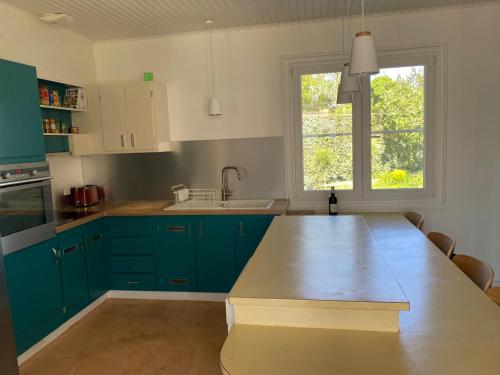 Η κουζίνα ή μικρή κουζίνα στο Ile d oléron Vertbois, Villa Bois Piscine et mer