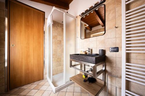 Ванна кімната в Traditional Italian House - Franciacorta