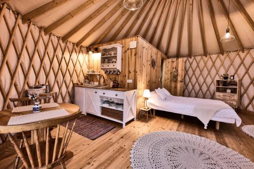Gambar di galeri bagi Dolina Jurt Glamping Giżycko di Sulimy