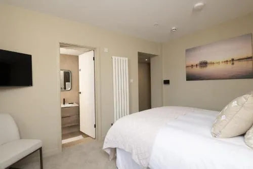Kings Road Suites photo 9