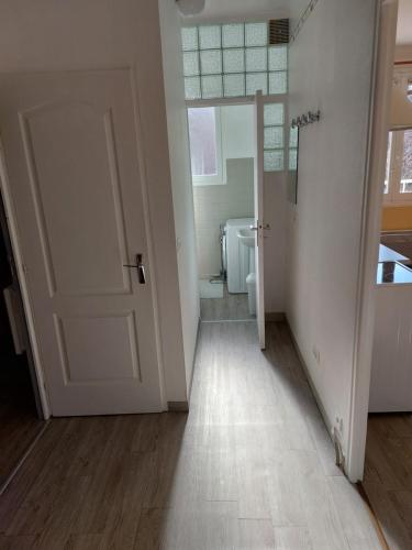 Ένα μπάνιο στο Appartement F2 situé à Amélie les Bains - Boulevard de la petite Provence