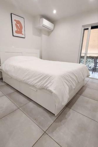 Wonderful flat in Kavouri