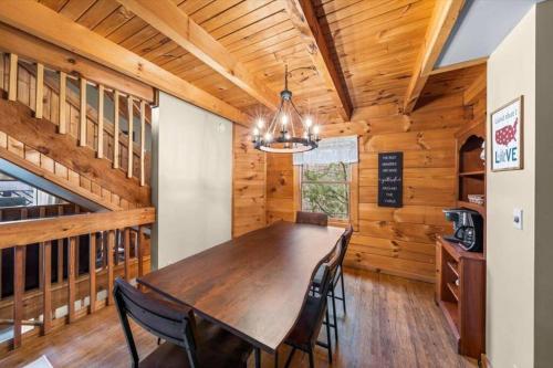 "Smoky Banjo Cabin" Epic Views & Total Privacy photo 16
