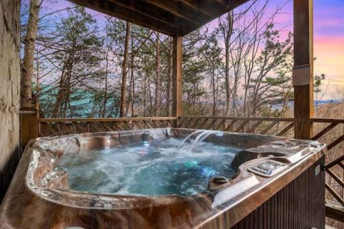 "Smoky Banjo Cabin" Epic Views & Total Privacy photo 22