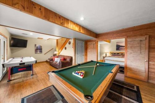 "Smoky Banjo Cabin" Epic Views & Total Privacy photo 27