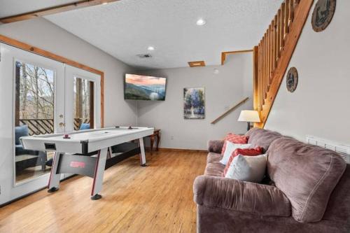 "Smoky Banjo Cabin" Epic Views & Total Privacy photo 41