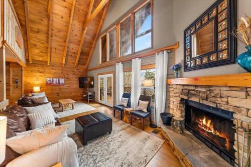 "Smoky Banjo Cabin" Epic Views & Total Privacy photo 42