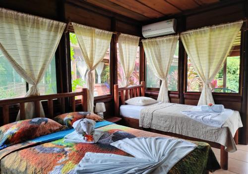 Gallery image of Hotel Canto de Ballenas in Uvita