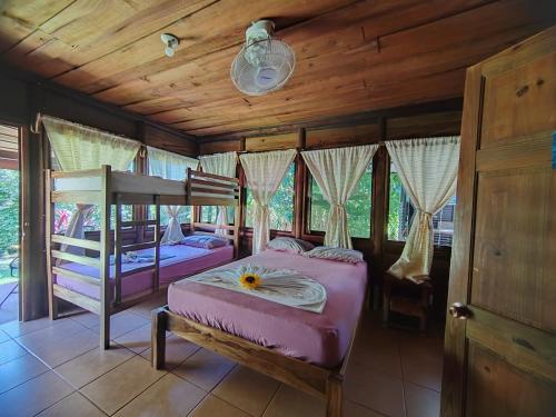 Gallery image of Hotel Canto de Ballenas in Uvita