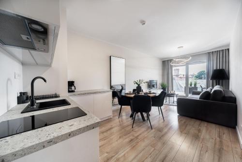 Wyspa Uznam Marina Jachtowa