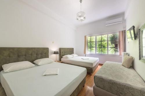 Victoria Wood Suite
