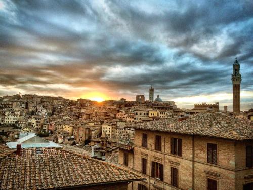 Foto da galeria de B&B Le Camere di Livia em Siena