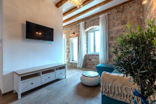Marasovic Residence & Deluxe Apartments