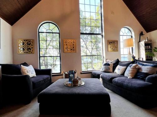 Χώρος καθιστικού στο Lakefront Home at Moss Lake