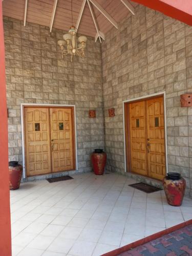 Φωτογραφία από το άλμπουμ του Robyns nest σε Calivigny
