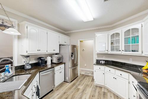 Una cocina o zona de cocina en Whitehall