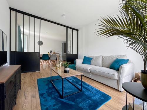 Ruang duduk di Appartement T2 à 3 kms du Port du Collet