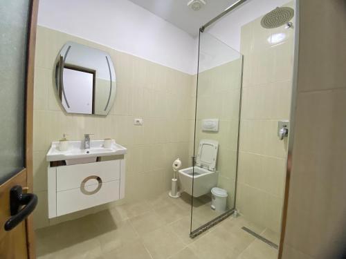 Koupelna v ubytování Hotel Vellezrit Guri