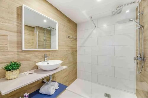 Beautiful 2 bedrooms apartment in Puerto Banus
