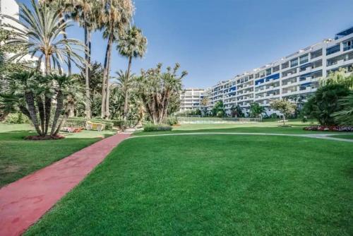 Beautiful 2 bedrooms apartment in Puerto Banus