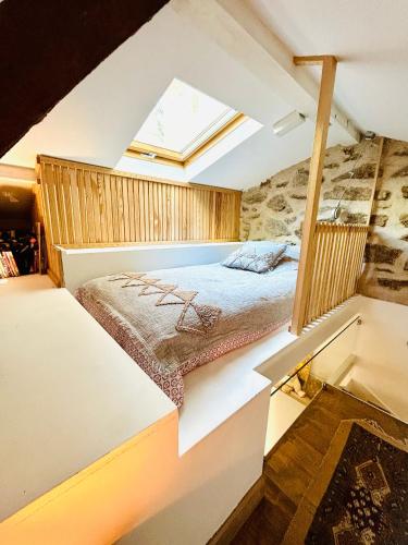 Splendid atypical loft st germain