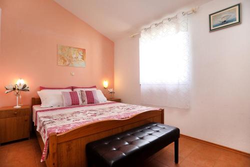 Apartments by the sea Okrug Gornji, Ciovo - 22139