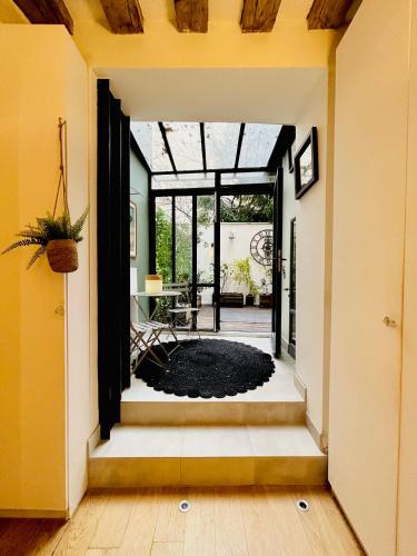 Splendid atypical loft st germain