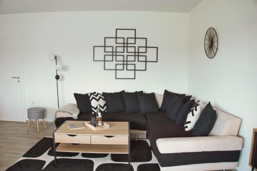Χώρος καθιστικού στο No.4 by 21 Apartments