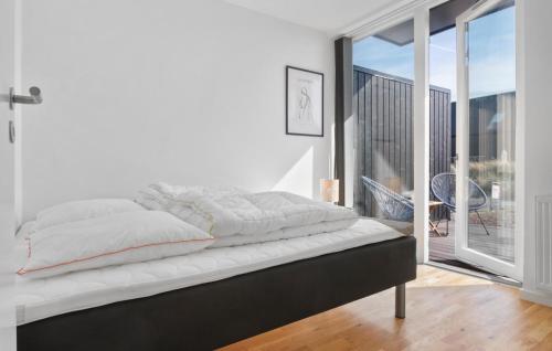 Кровать или кровати в номере Ocean Front Home In Skagen With Wifi