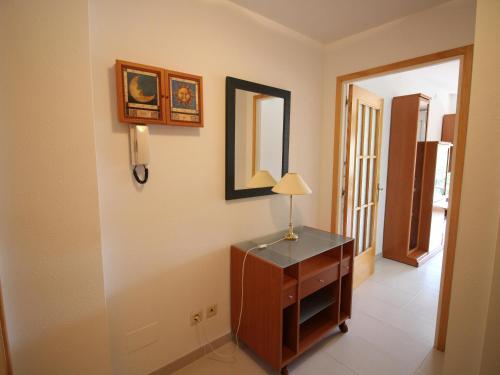 Fotografia z galérie ubytovania Apartamento con terraza a 150 m de la playa de Grifeu, ideal para 4 personas - ES-228-50 v destinácii Llança