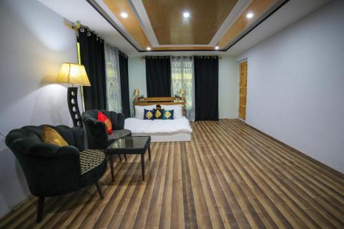 Gallery image of Royal Brangsa Guest House in Skardu