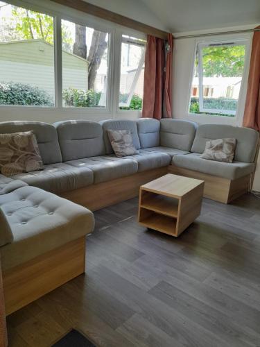 Mobilhome spacieux MH580 3ch et grande terrasse