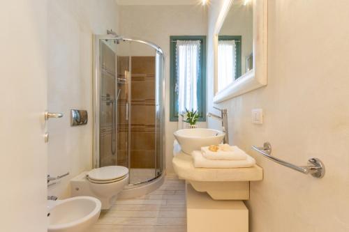 Koupelna v ubytování Villa Maffi - spaziosa, vista mare e parcheggio