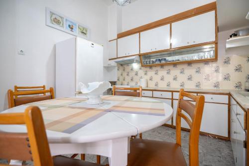 Keratsini 2 bedroom 4 pers apart by MPS